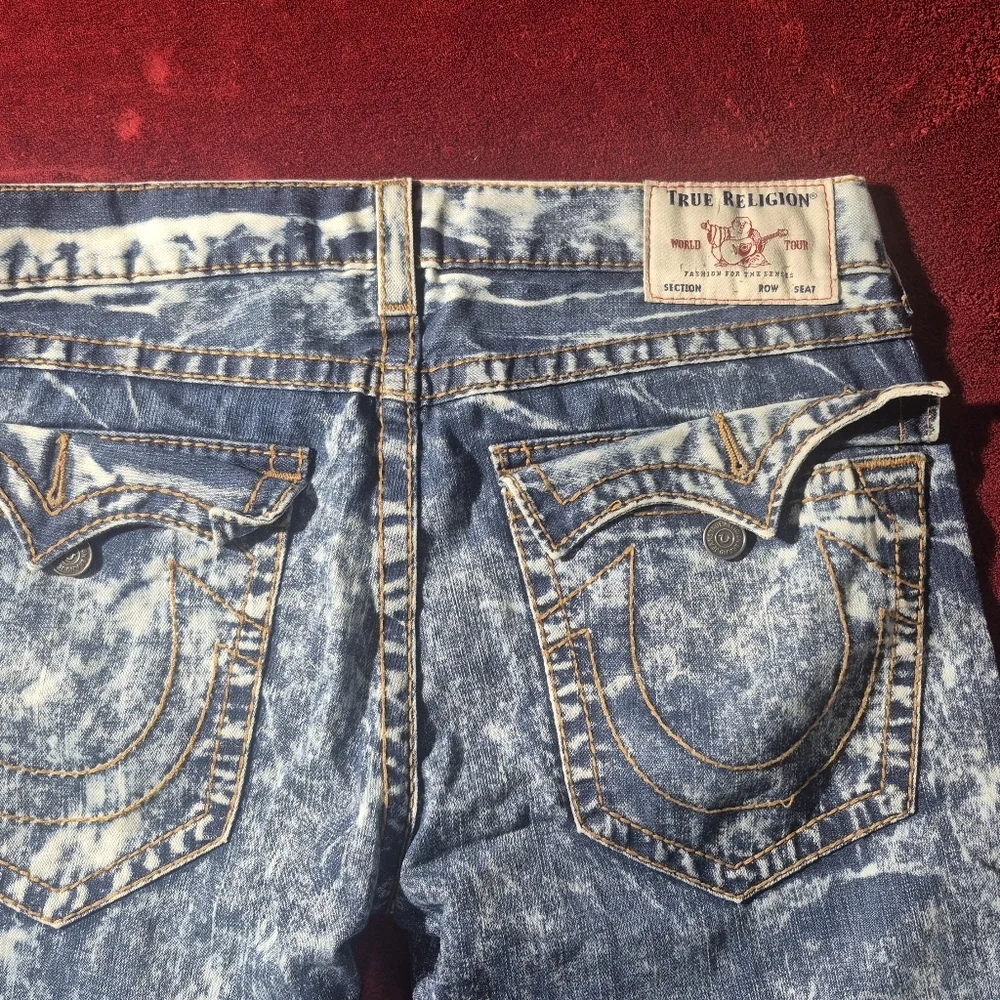 True Religion Geno relaxed slim-fit jeans in an acid wash finish